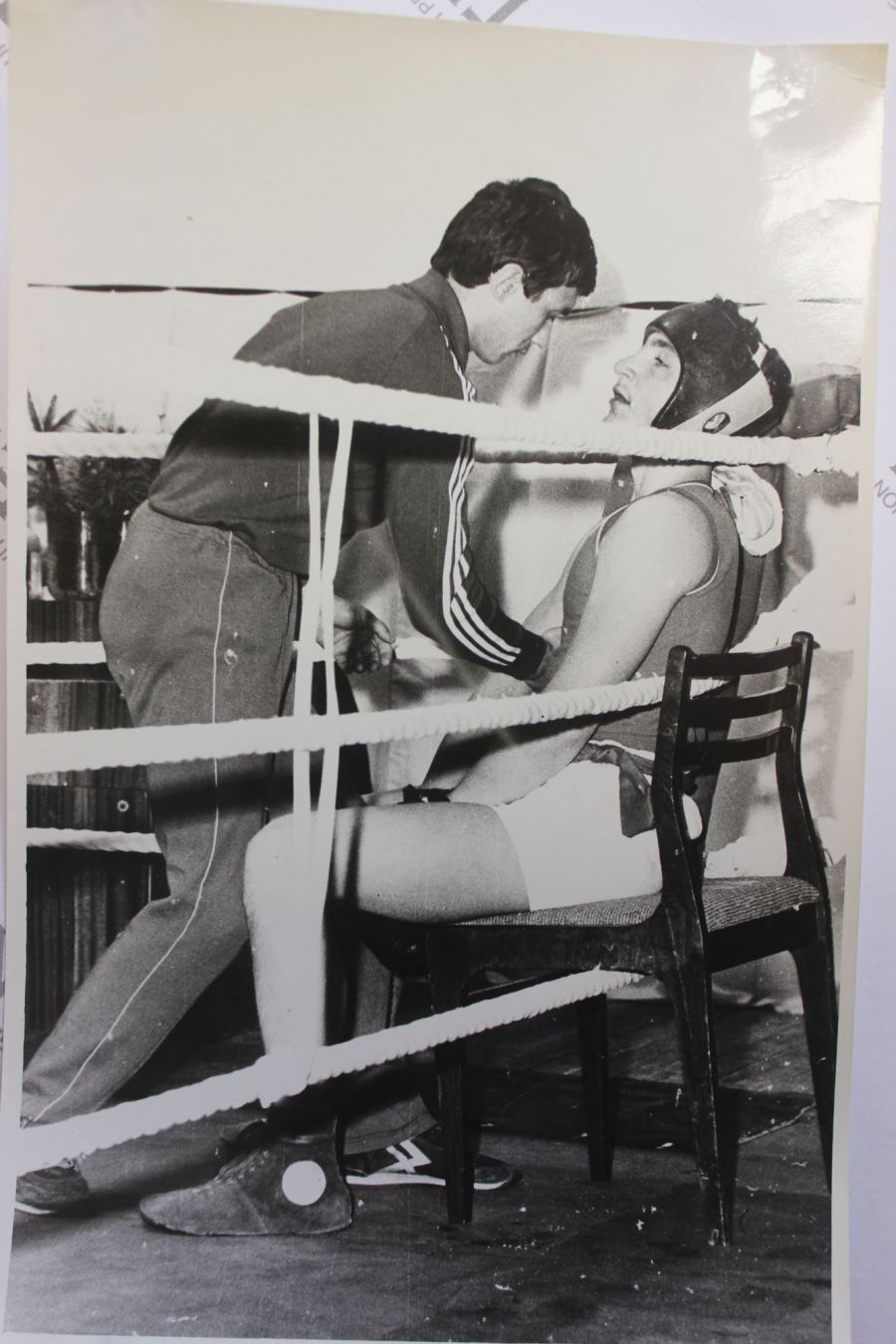 Всесоюзный турнир, 1988 г., г.Верх-Нейвинск, С.Ахматдинов (слева) и карпинский боксёр Р. Старков. 