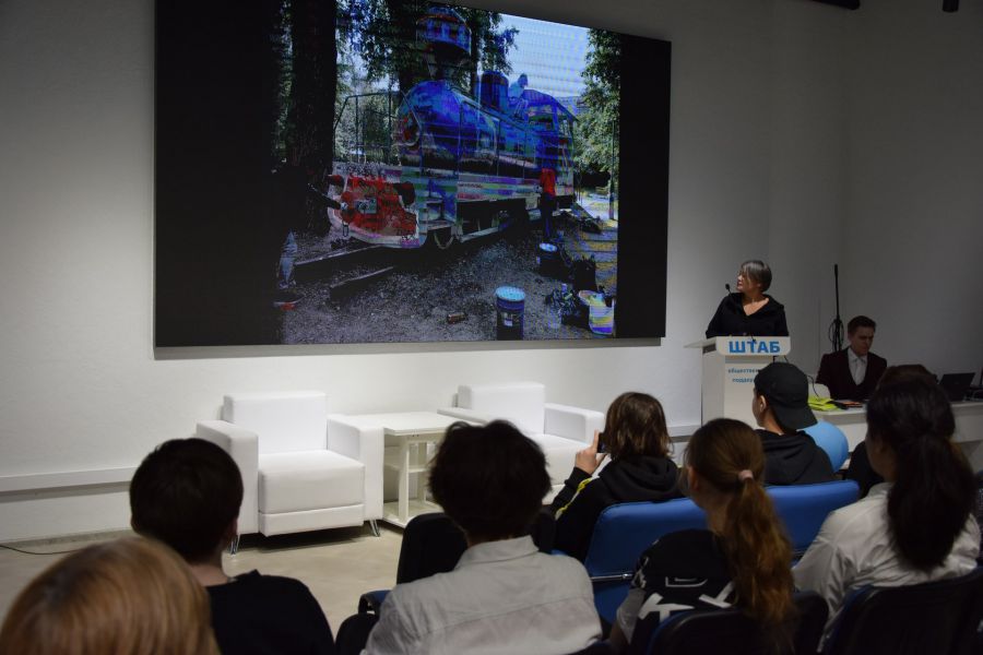 Человек в екатеринбурге селфи. Подростки екатеринбурга. Подростковый клуб казань. День рождения подростка 13 лет новочеркасск. Подростки екатеринбурга.
